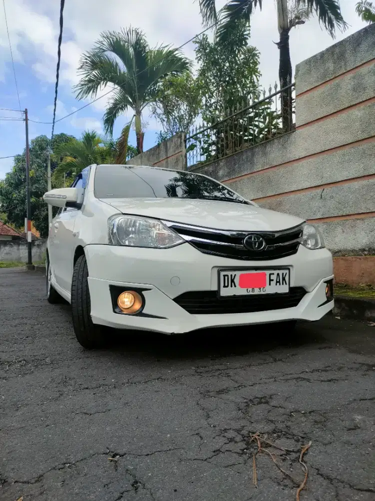 Jual cepat Etios Valco tipe G 2015 low kilometer