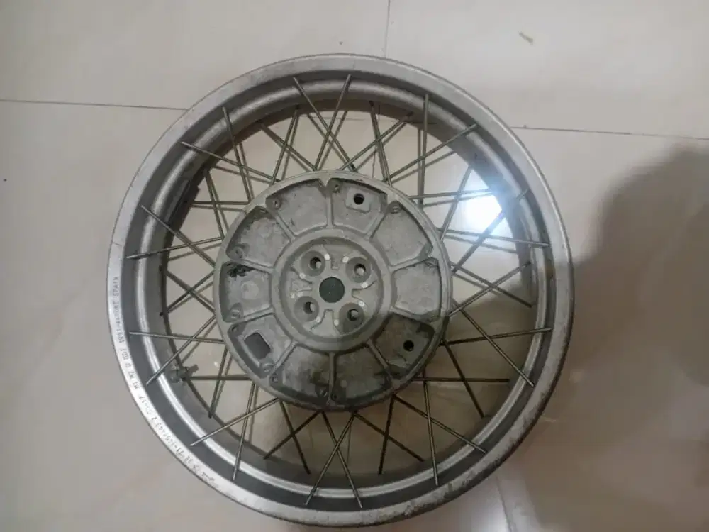 tromol belakang motor BMW
