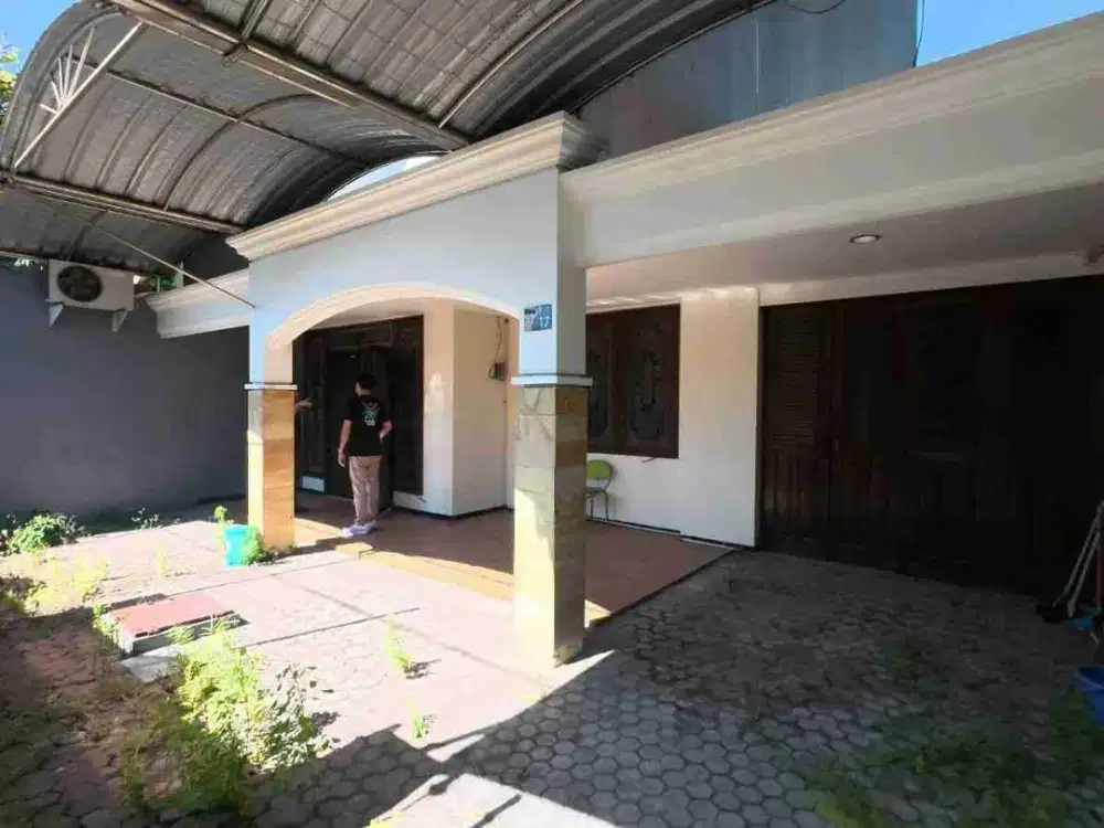 Jual Rumah 1,5 Lantai  Siap Huni Lokasi Strategis Tengah Kota ,jalan Ngagel Jaya Selatan. Cocok untuk Rumah Tinggal, Kantor. Murah. Nego