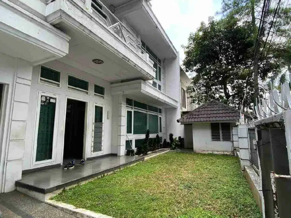 dijual rumah 2 lantai, di hook komplek muara di tengah kota bandung