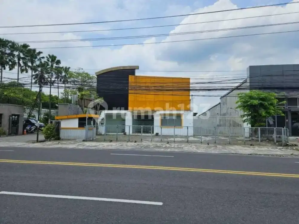 Disewakan Ruang Usaha Siap Huni, Super Strategis Lokasi Colomadu,Solo Luas 2430m2