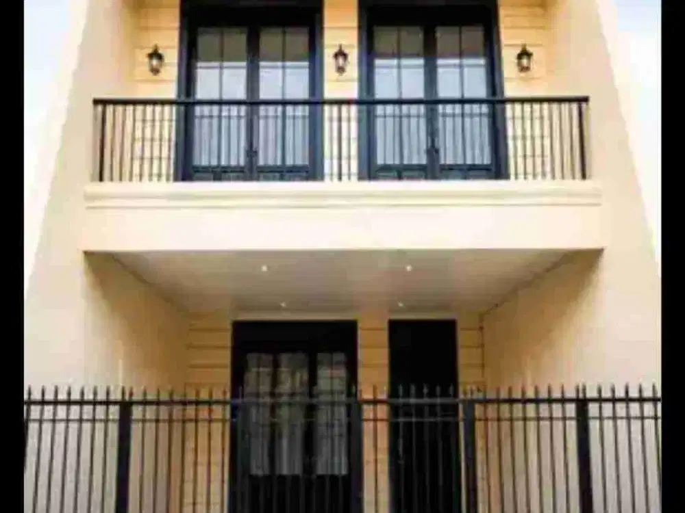 RUMAH BARU 3 LANTAI DI CIPINANG MUARA