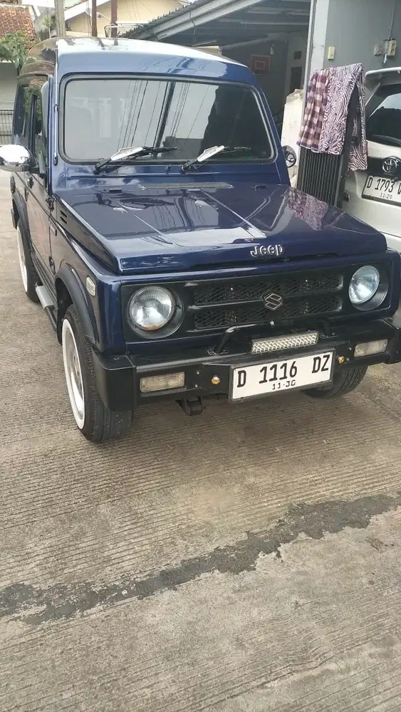 Suzuki Jimny 2000 Bensin