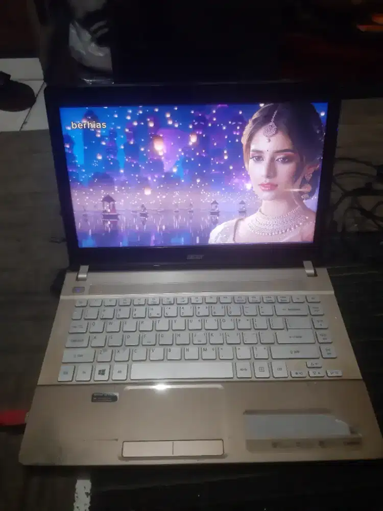 Laptop acer aspire V5-471 intel core i5