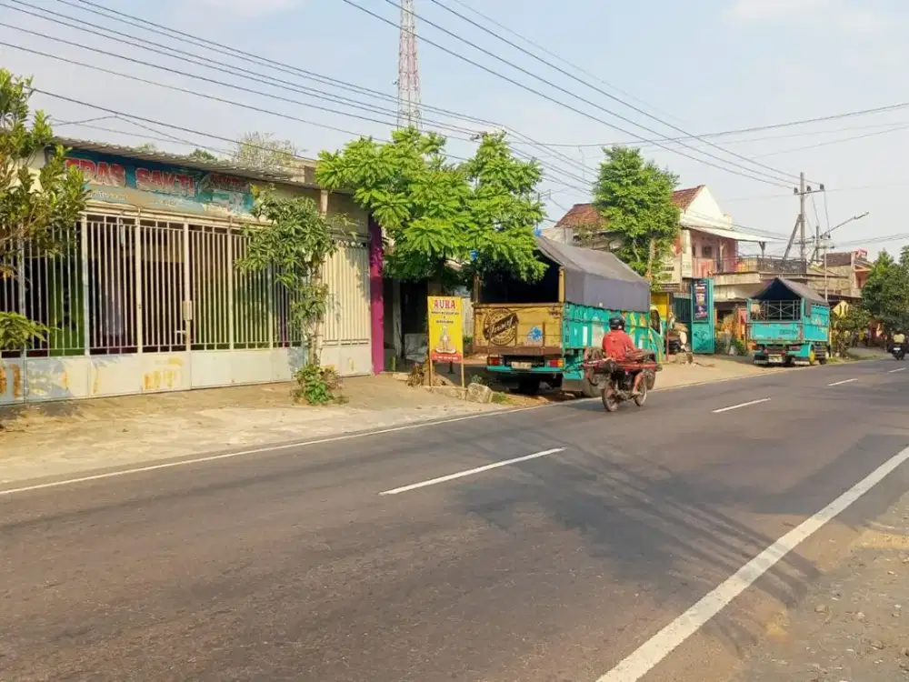 Di Jual Rumah Bisa buat Usaha di jalan Raya Tugurante Blitar