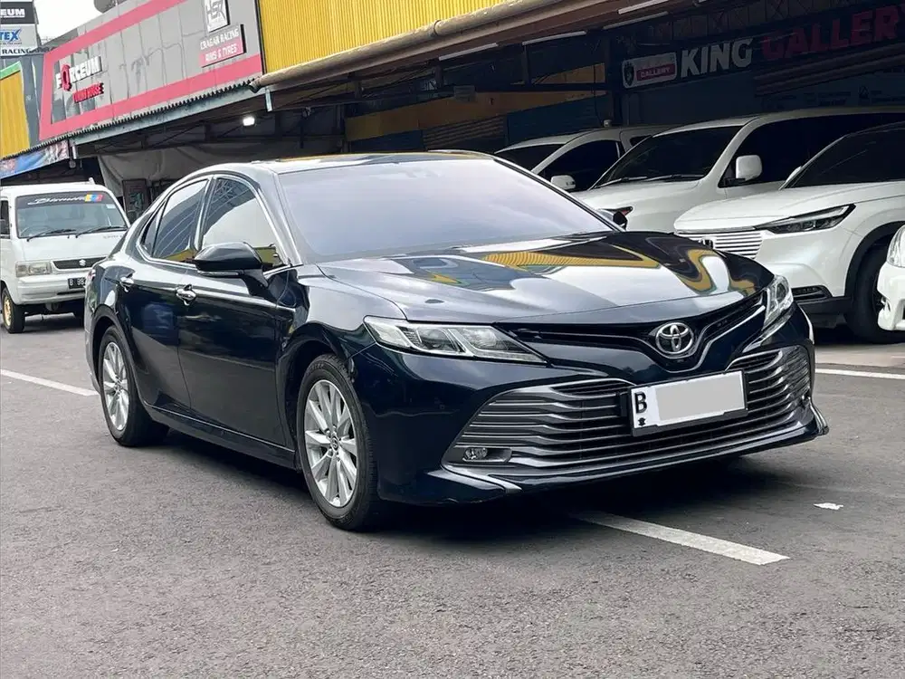 TOYOTA CAMRY 2.5 V AT HITAM 2022