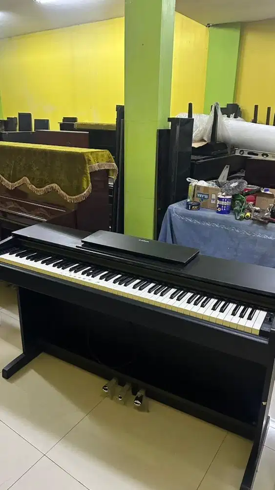 Digital Piano Yamaha Arius YDP 143 Black