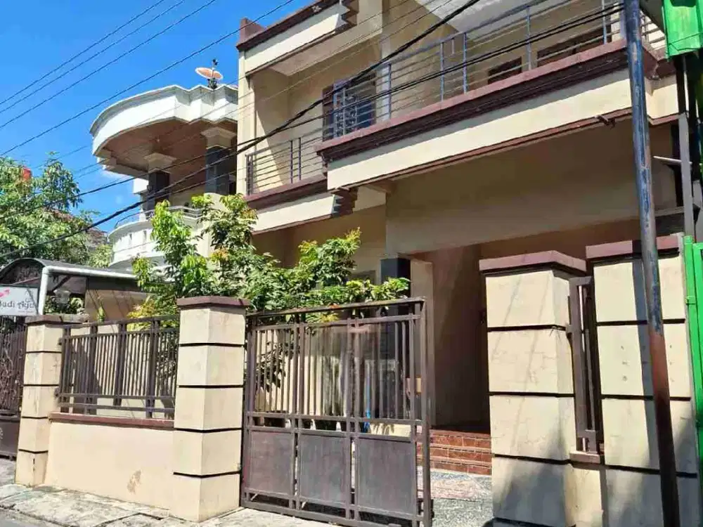 Dijual murah rumah 2 lantai di serangan solo