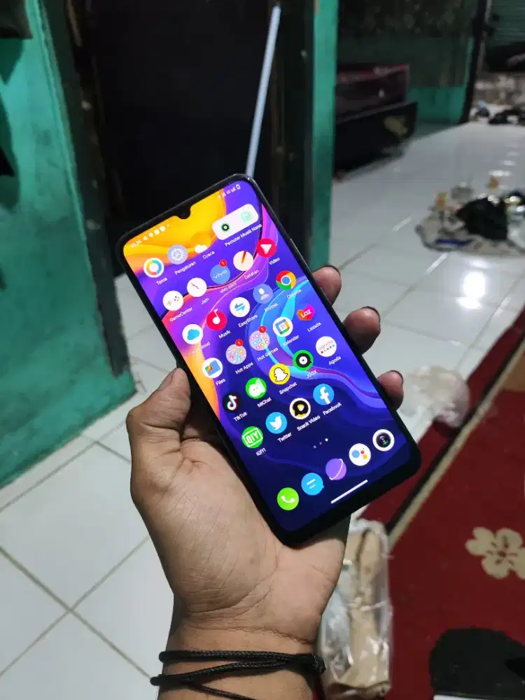 VIVO V2025 8/128