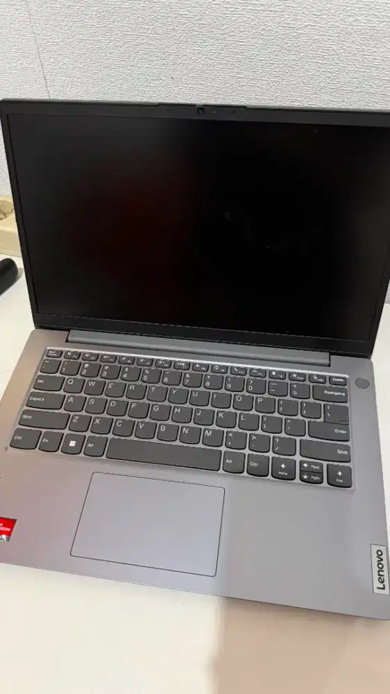 Lenovo laptop V14 Ryzen 3