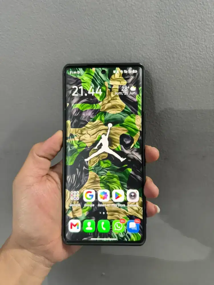 POVA CURVE 5G 8/256
