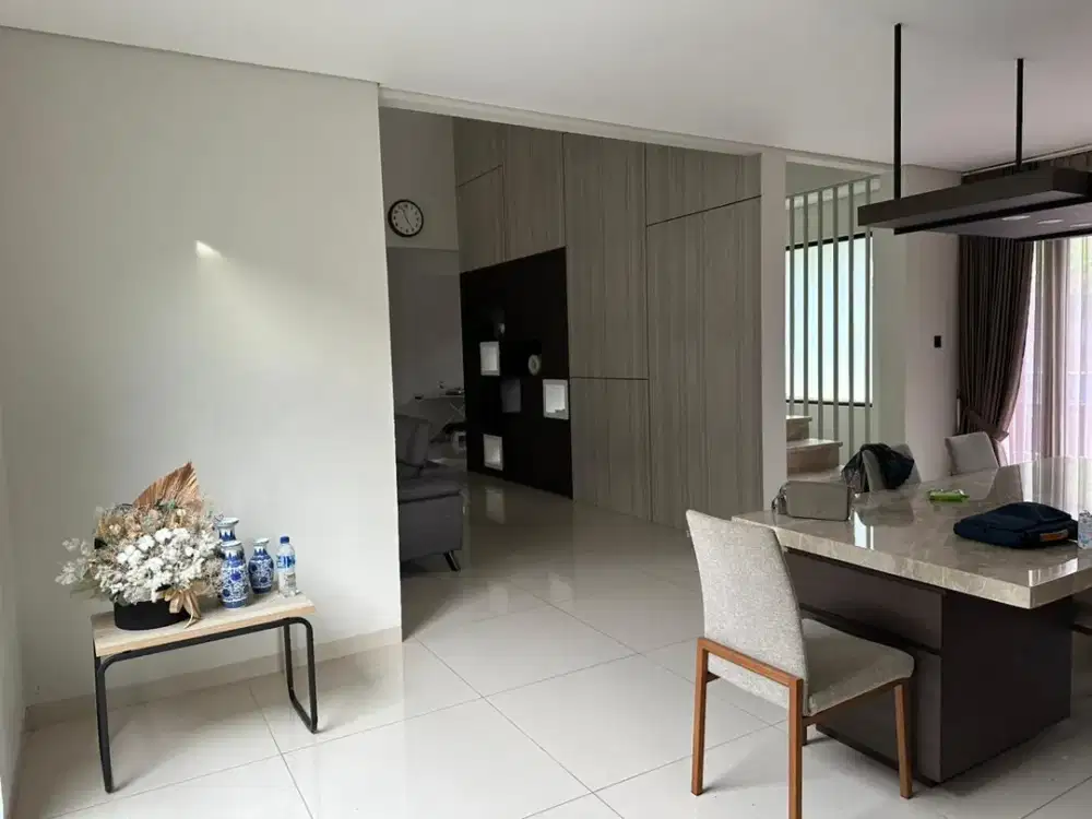 Rumah Mewah Asri Siap Huni Kawasan Setiabudi Bandung Utara