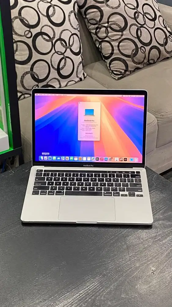 Macbook pro 2020 (13 inch) core i5 8/512gb toch barr second