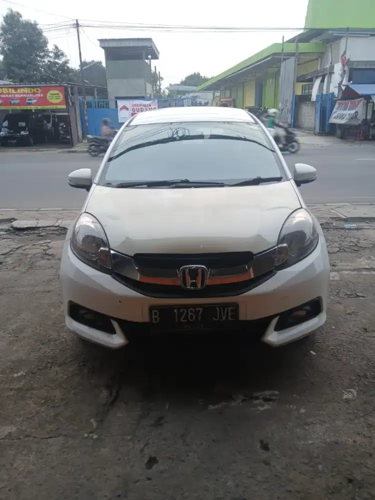 Mobilio 2016 E matik putih  Tangan kedua beli dr baru