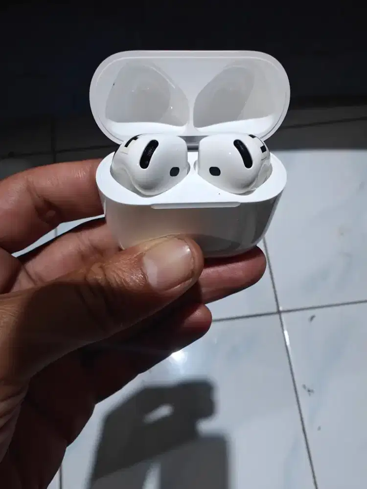 Airpods gen 4 resmi Indonesia jual cepat