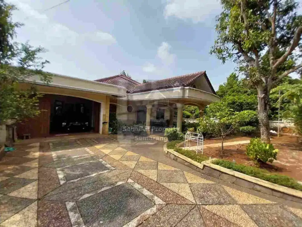 Rumah Mewah Klasik di Jl Wisma Prasetya Barat, Padangsari Banyumanik