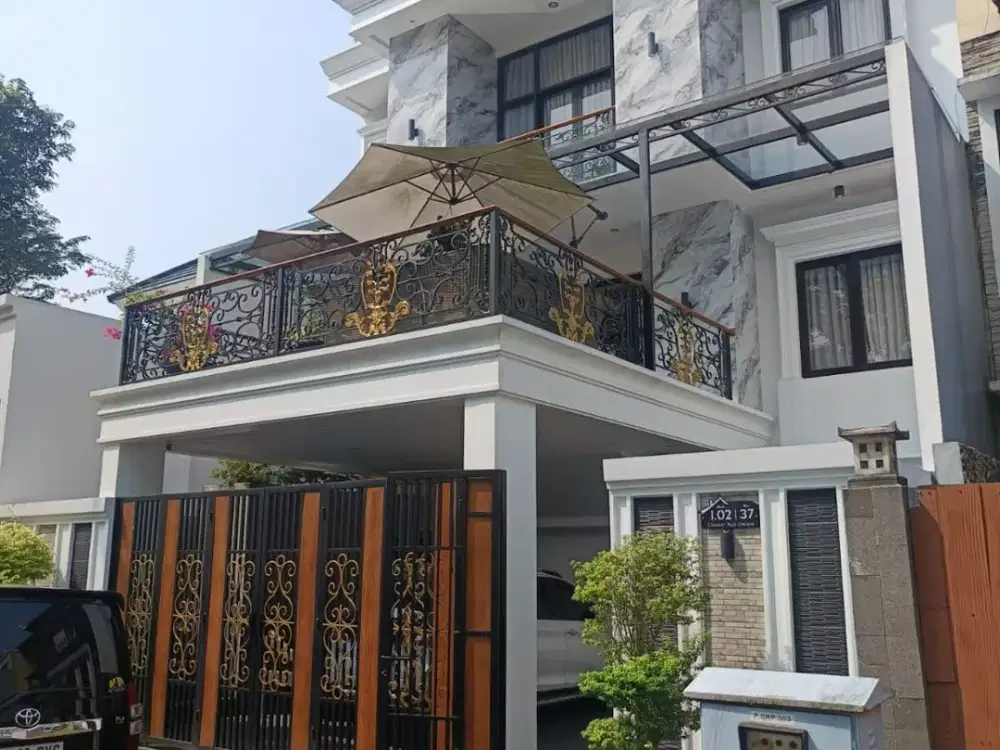 Mewah Modern 3 Lantai Full Interior & Panel Surya di Citra Raya