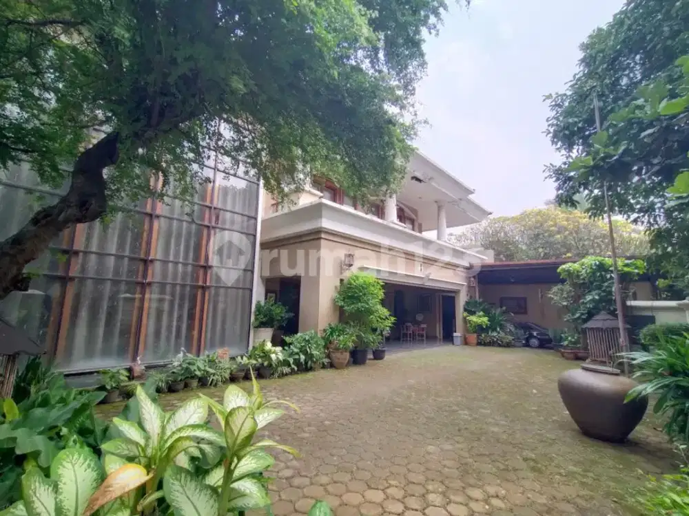 Rumah Posisi Strategis Dekat Senayan City Di Simprug Golf Jaksel