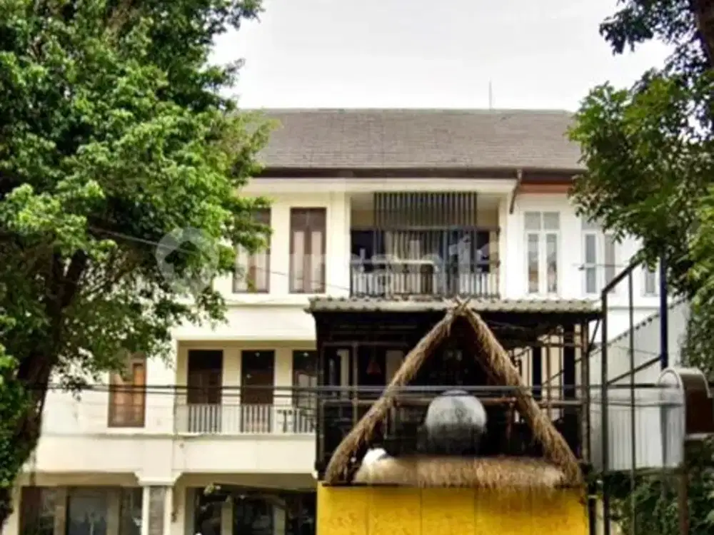 Ruko Ex Resto Dibawah Pasaran Lokasi Pinggir Jalan di Veteran Jaksel