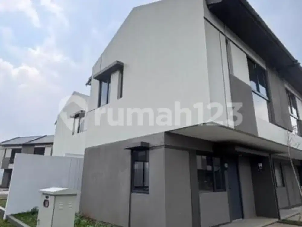Rumah Hook Siap Huni Dekat Mall Sumarecon di Park Serpong City