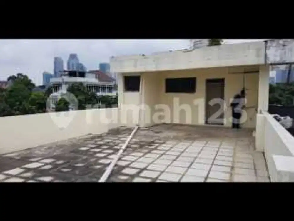 Jual Cepat Ruko 3 Lantai Lokasi Strategis di Kebayoran Baru