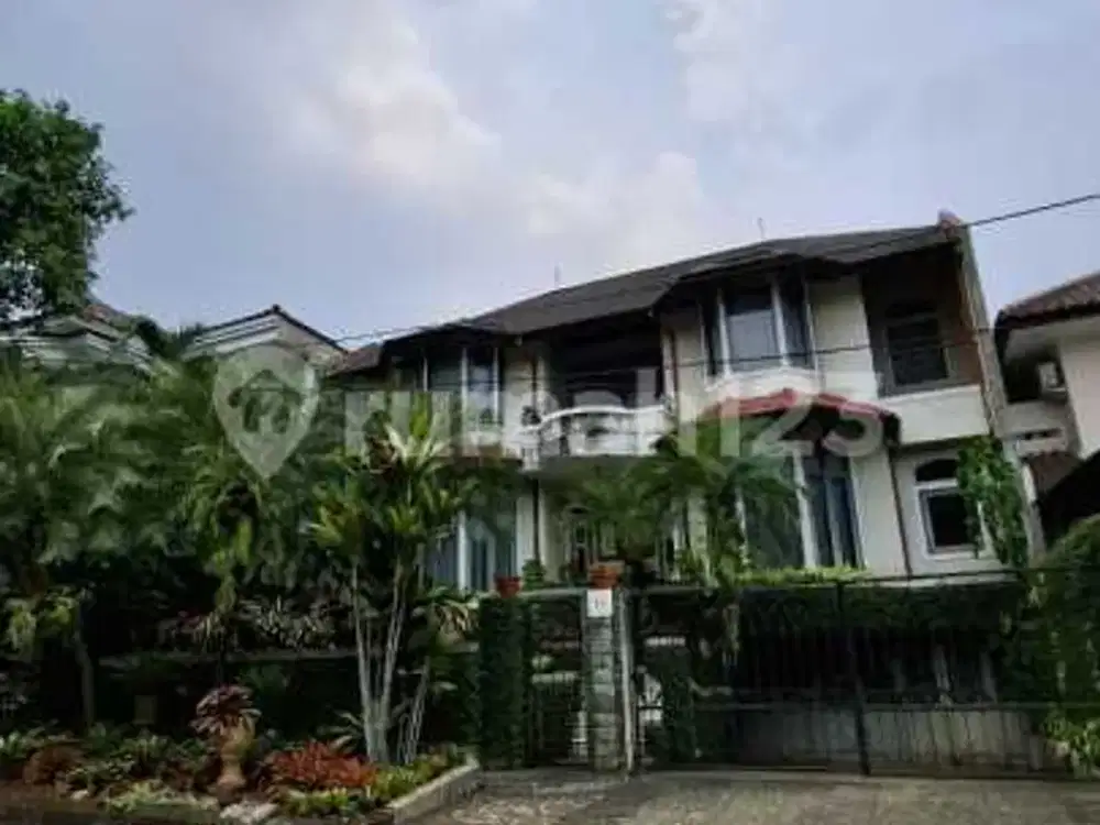 Rumah 2 1/2 Lantai Siap Huni Dalam Komplek di Cireundeu Lebak Bulus