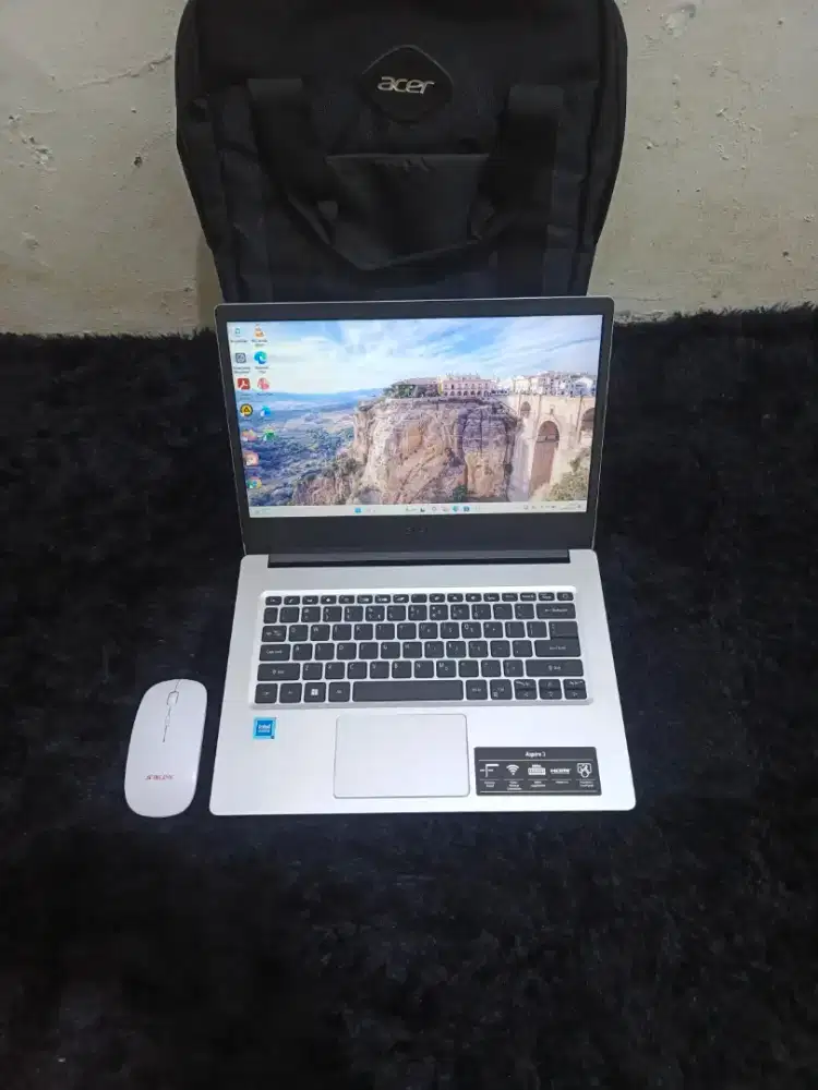 Laptop Premium Segel Resmi Tahun 2023/2024 Acer Aspire 3 Ram 8 SSD 512