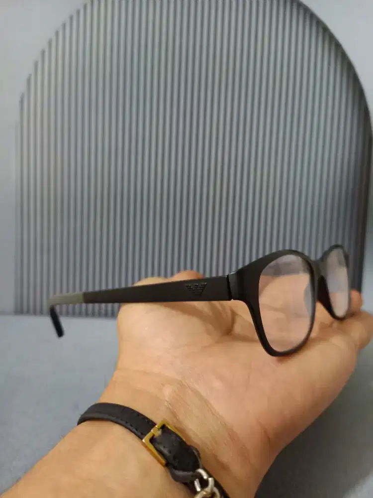 Frame kacamata emporio Armani