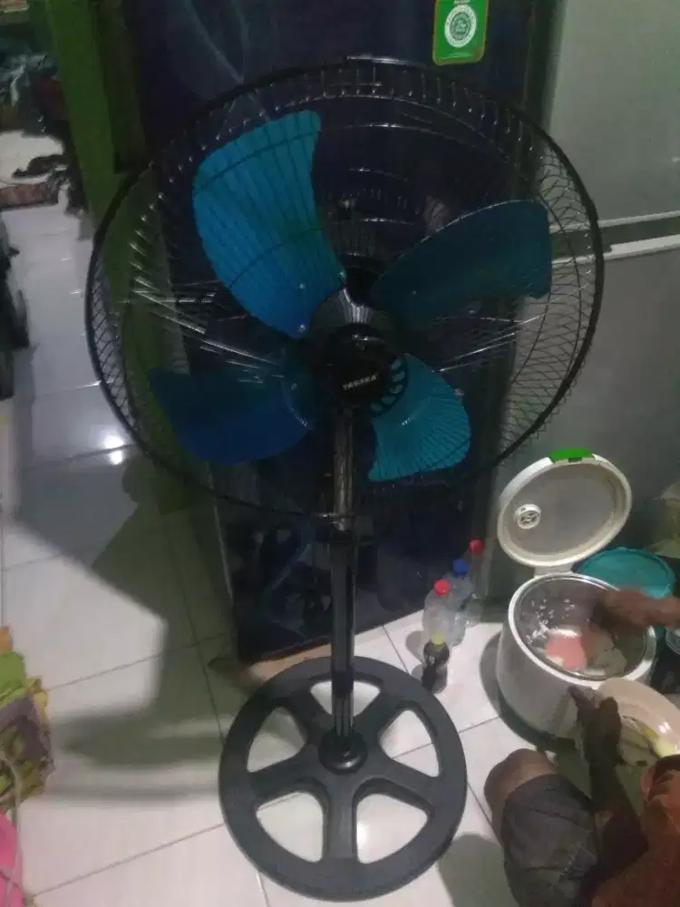 Kipas angin atand fan 18 yasaka tornado normal nego tipis