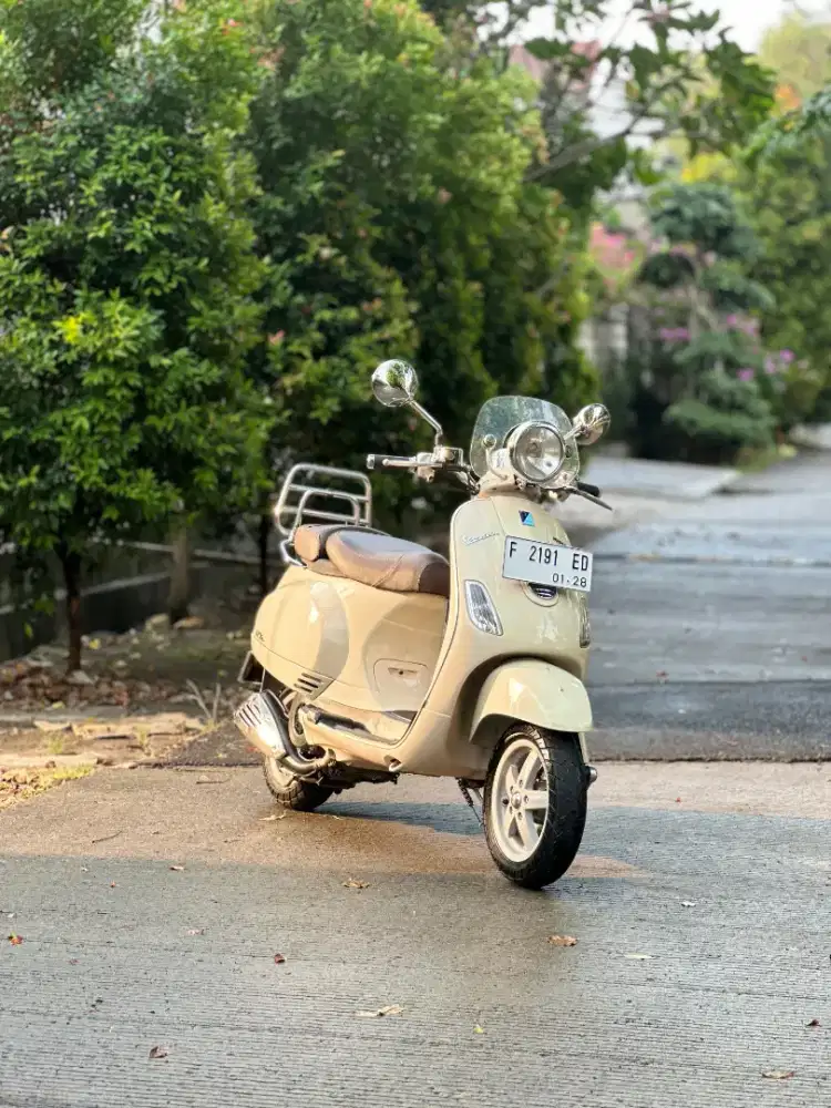 DIJUAL VESPA LXV 150 3V TAHUN 2016 VERY RARE!
