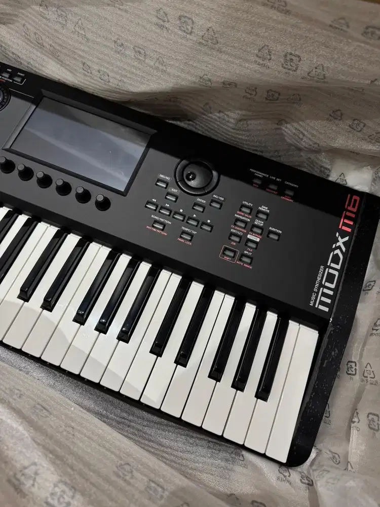 Keyboard yamaha modx m6