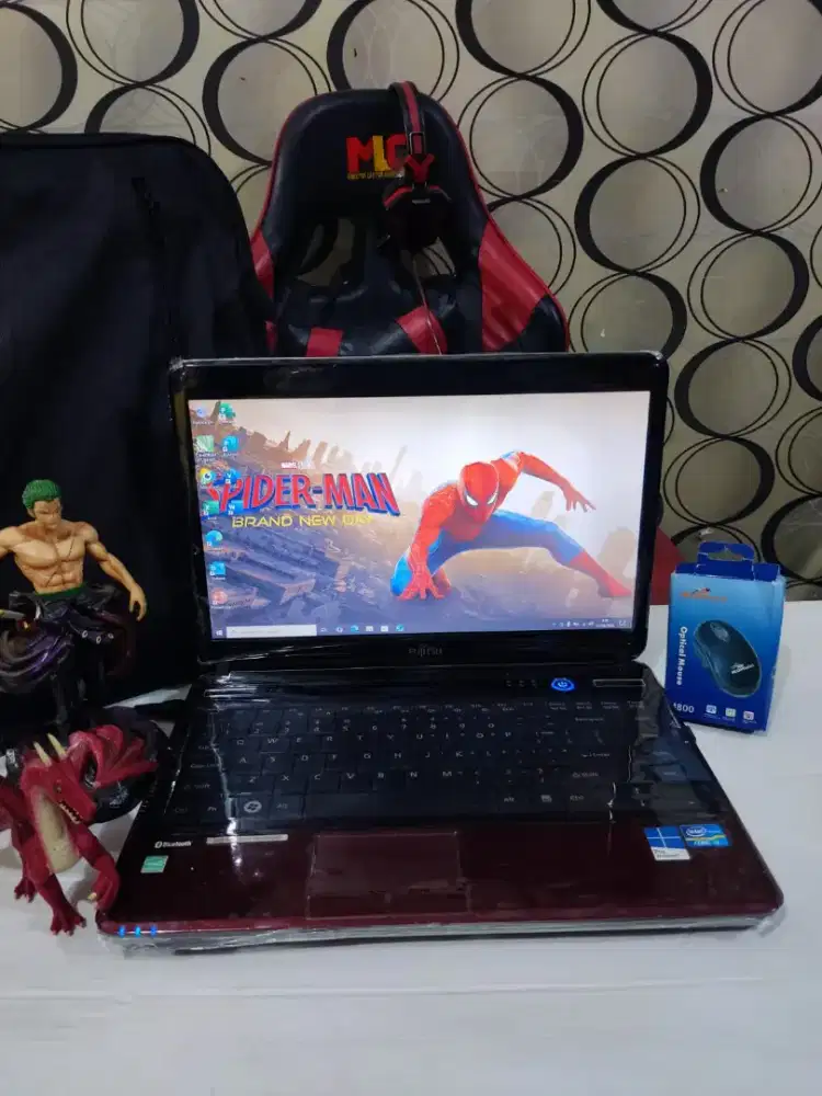 Fujitsu Lifebook LH531 Maroon Edition [RAM 16GB + SSD]