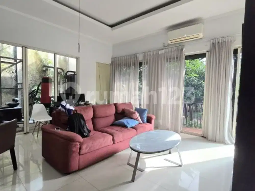Rumah Bagus Siap Huni Dekat Sekolah Kampus Fresh Market Bintaro SHM di Bintaro