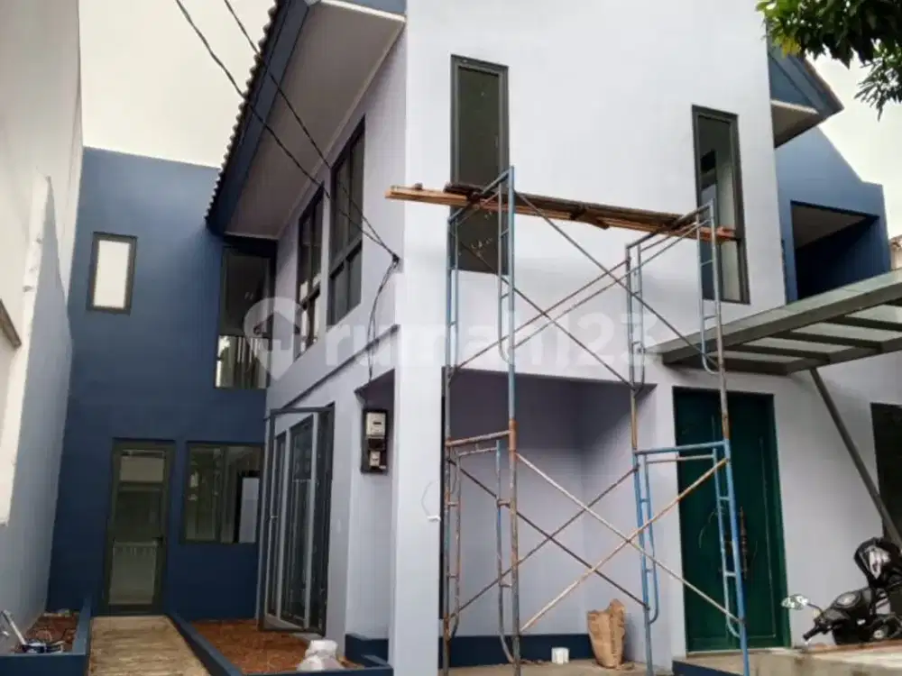 Rumah Bagus Siap Huni SHM - Sertifikat Hak Milik Unfurnished di Bintaro sektor 3, Bintaro