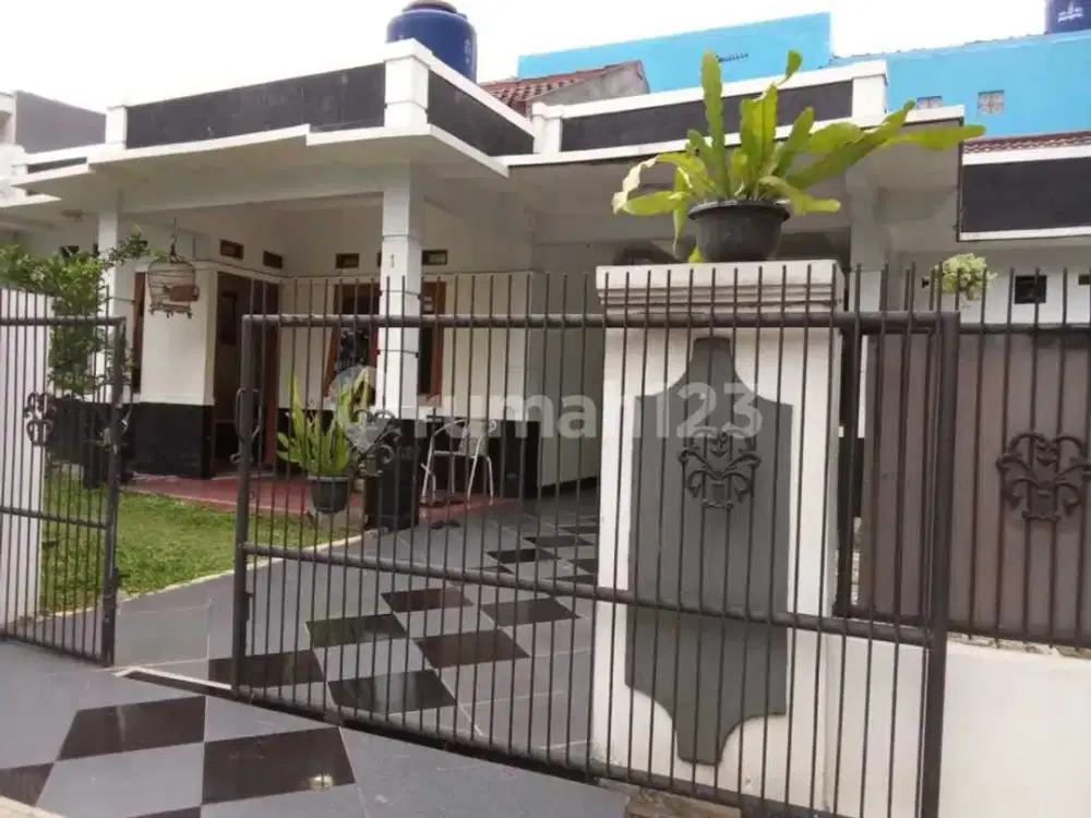 Rumah Bagus Siap Huni Jual Cepat SHM di Pamulang