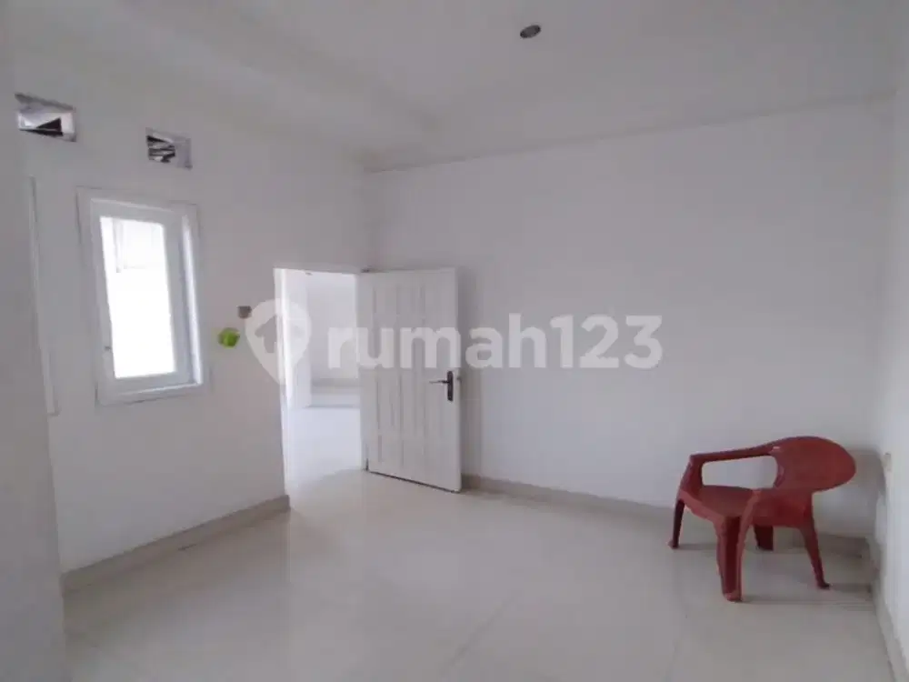 Rumah Bagus Siap Tinggal Di Bawah 3M SHM - Sertifikat Hak Milik di Sektor 9 Bintaro, Bintaro Unfurnished