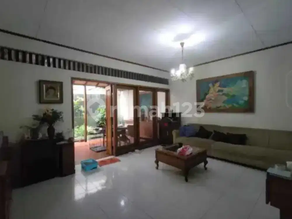 Rumah 2 Lantai Bagus Semi Furnished SHM di Ciputat Timur, Tangerang Selatan