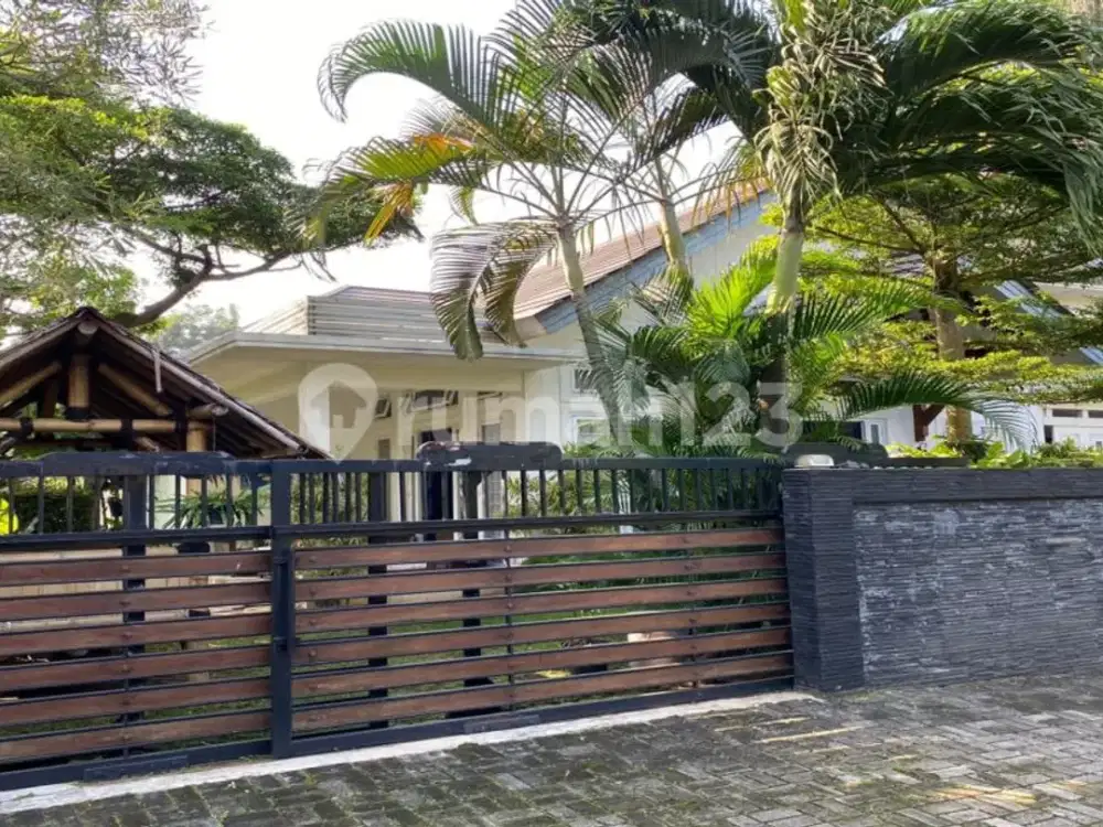 Dijual  Rumah Bagus Dengan Kolam Renang Semi Furnished Bagus SHM - Sertifikat Hak Milik di Bintaro sektor 9, Bintaro