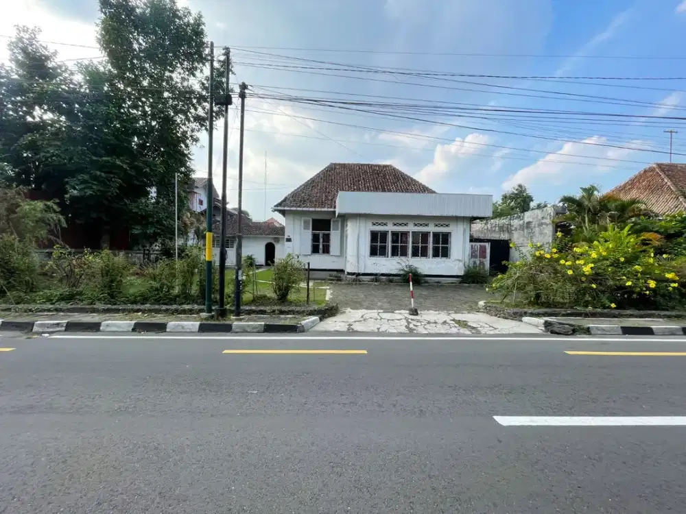 Dijual rumah heritage di KOTABARU YOGYA BELAKANG PADMANABA JL SAJIONO