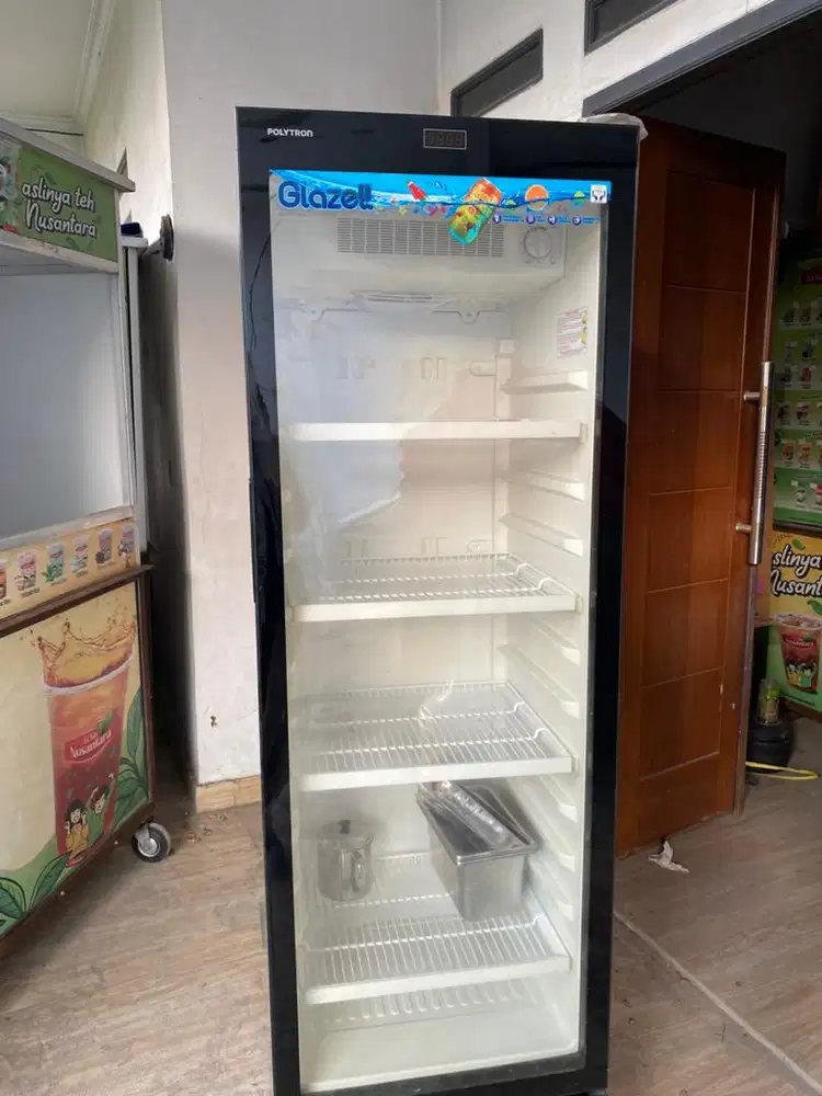 Showcase/chiller/kulkas polytron
