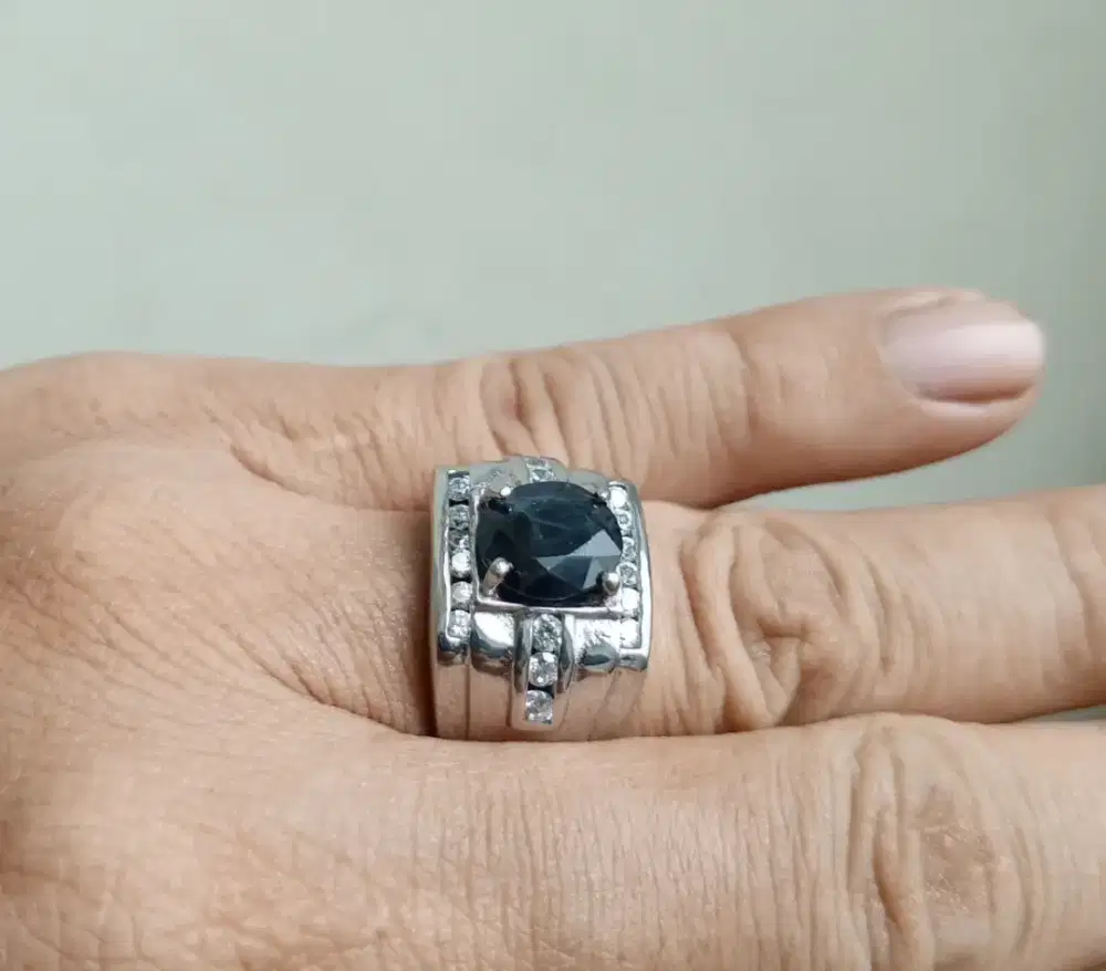Cincin permata blue sapphire