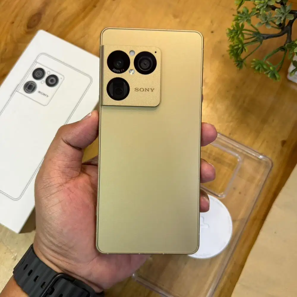 Like new Sony xperia 1 VIII Mark 8 5G 16/256GB Native Gold Pajak resmi