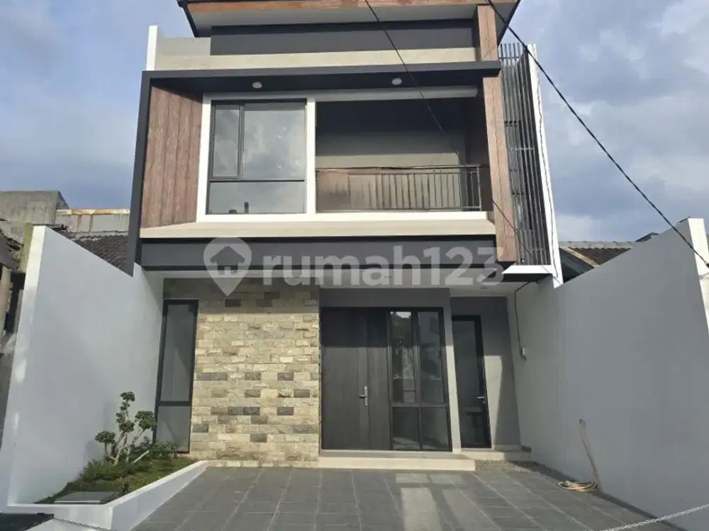 Dijual Modern Tropical House Graha Raya Bintarocluster Kiwi
