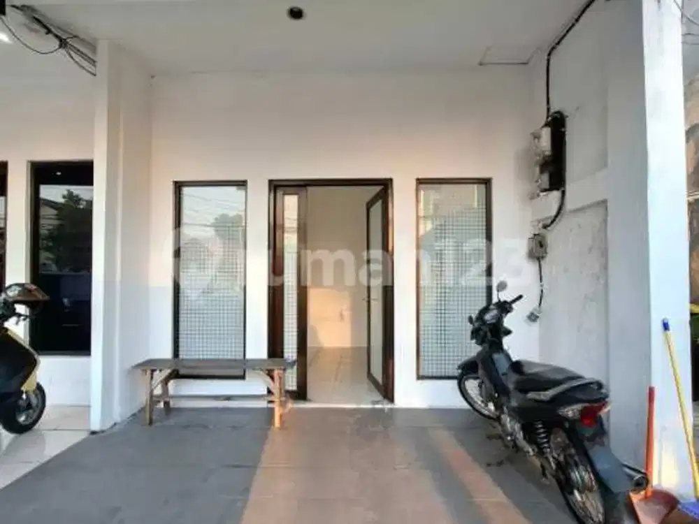 Disewakan Ruko Di Area Kemang, Jaksel. Cocok Untuk Kantor Atau Usaha Lain