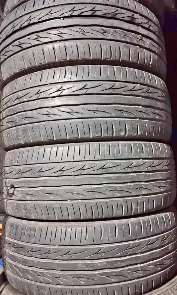 215/45-18 KUMHO ban copotan kondisi 85% bergaransi!!!