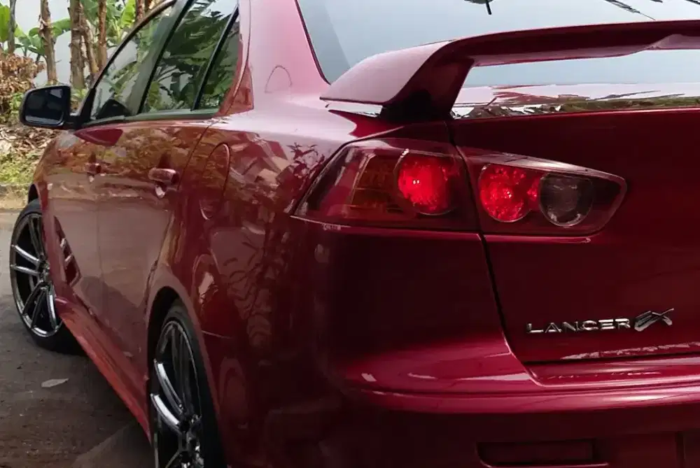 Lampu belakang spoiler wing lancer ex gt mulus red