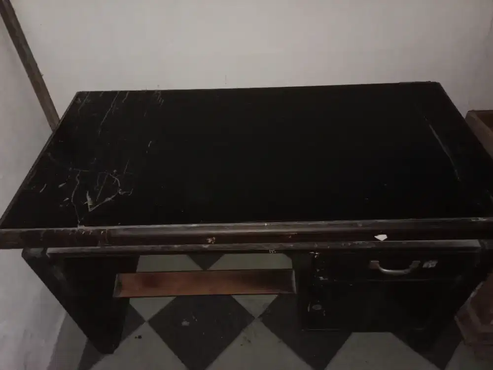 Meja kerja, kondisi baik
