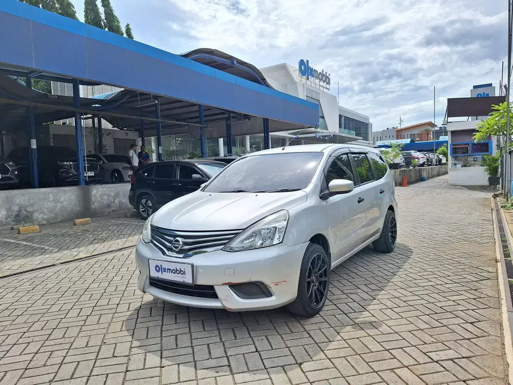 TDP 1 JUTA Nissan Grand livina 1.5 XV Bensin-AT 2017 Silver CWOWB