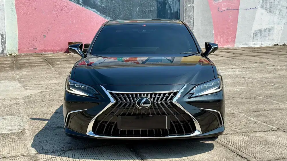 [KM 7.000 PERAK]LEXUS ES300H HYBRID ULTRA LUXURY AT 2025 LIKE NEW 2024