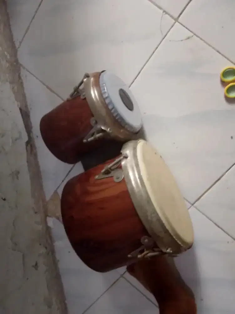 Gendang kulit, besi